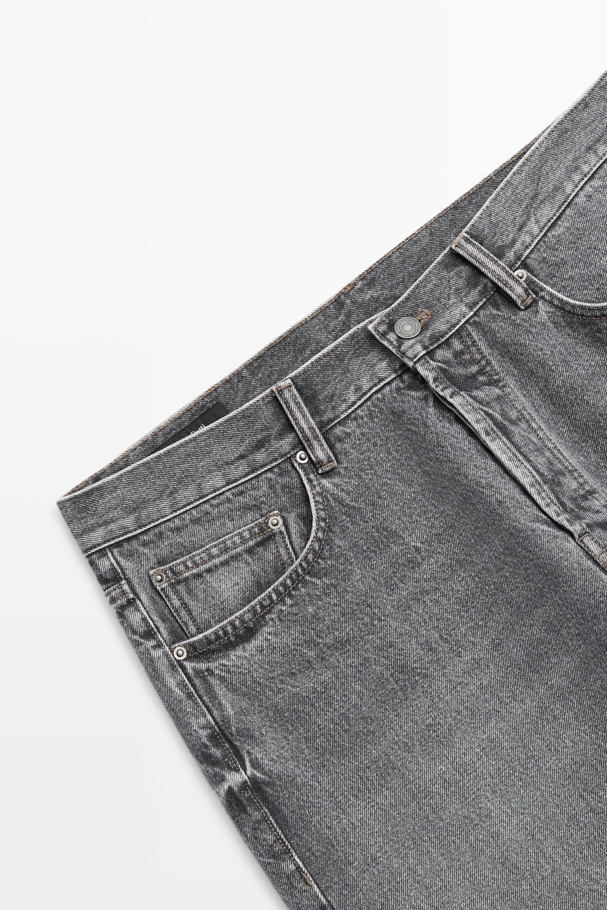Straight-leg jeans